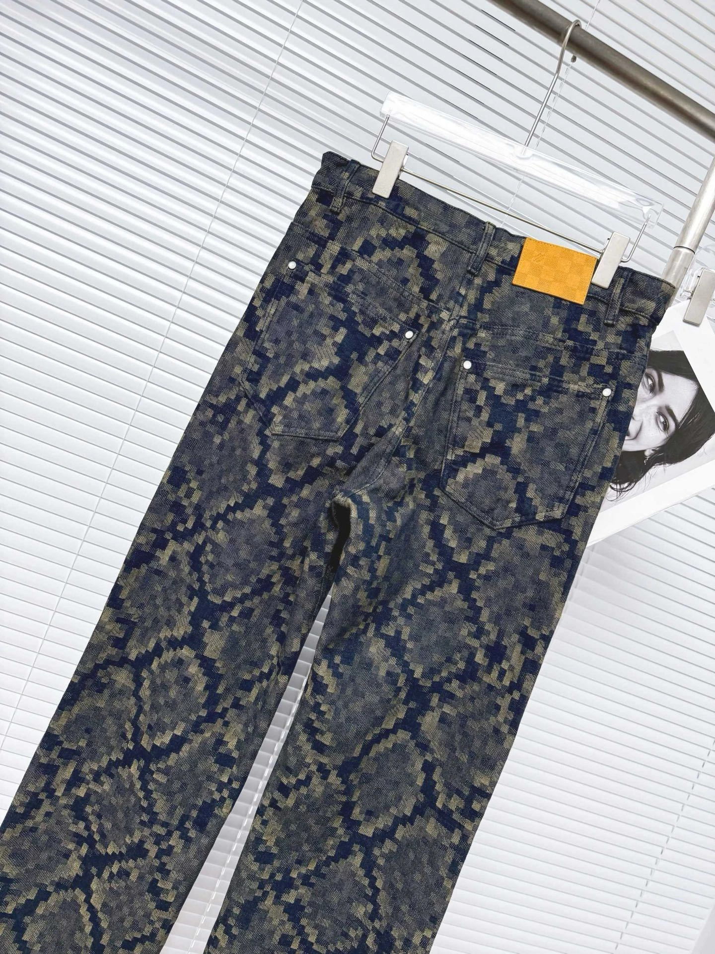 wg.luxury- 8V item:E-F409D2808